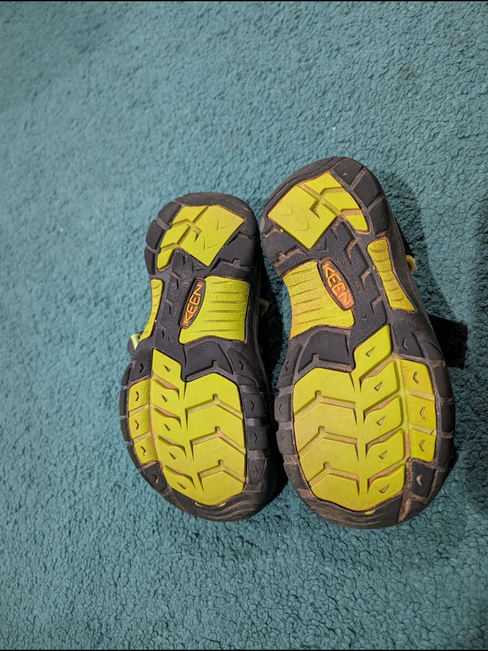 Keen Kids Closed-Toe Sandals in Black and Yellow Size 13 Toddler